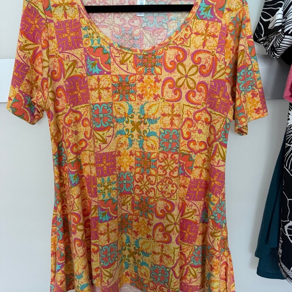 LuLaRoe Perfect T Women’s Medium M Yellow Pink Orange Floral Paisley Tunic Top